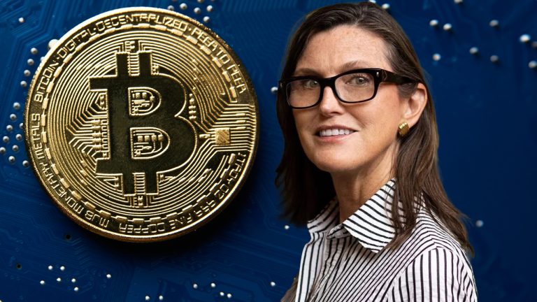 Cathie Wood Endorses Bitcoin ‘Hands Down’ Over Gold and Cash, Foresees Deflationary Economy