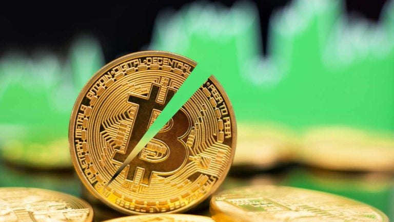 Robert Kiyosaki Advises Investors to Monitor Bitcoin Halving
